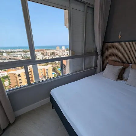 Estudio Torre Colina Con Piscina * Torremolinos