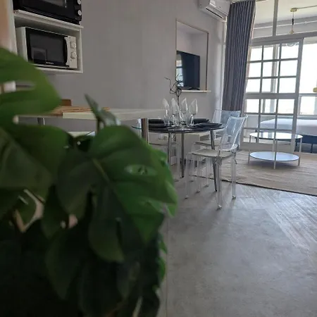Estudio Torre Colina Con Piscina